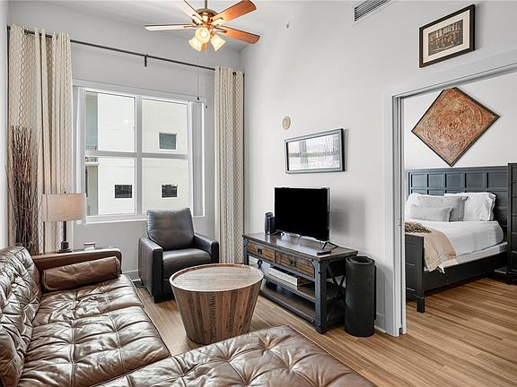 4th image of 1120 E KENNEDY BOULEVARD #827