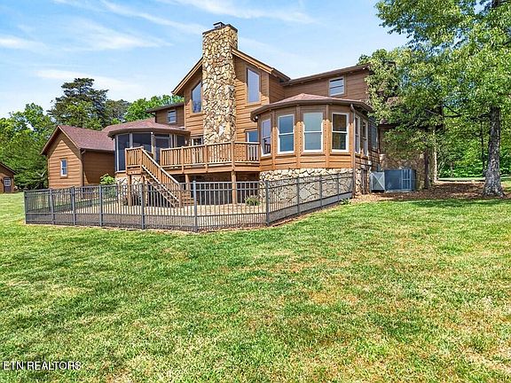 2nd image of 2442 Long Branch Rd