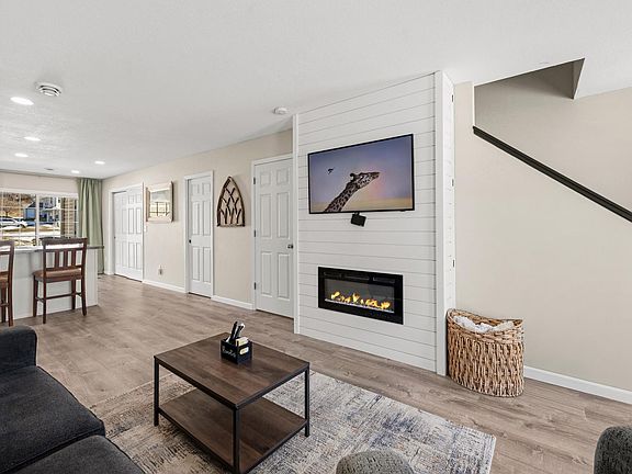 4th image of 1890 Fisher Way Unit C