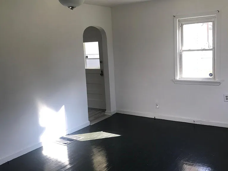 153 Kelly Rd — Photo 2