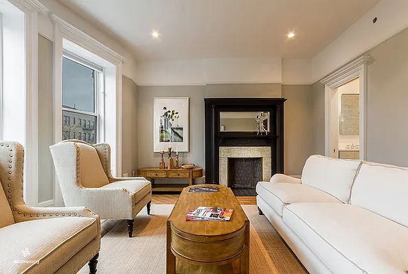 Rented by Dixon Advisory USA Inc. | media 41