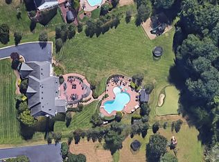 13 Quail Ct, Manalapan, NJ 07726