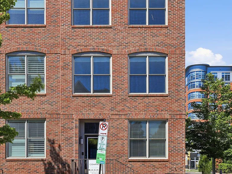 1100 S Edgewood St — Photo 66
