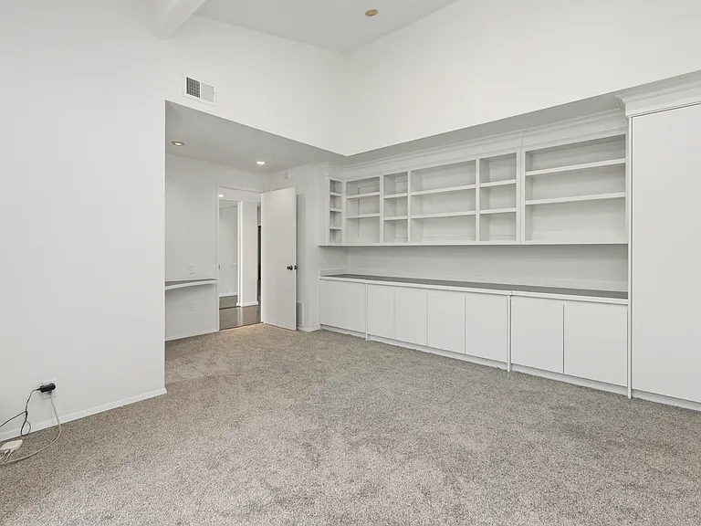 674 E Solana Cir — Photo 17