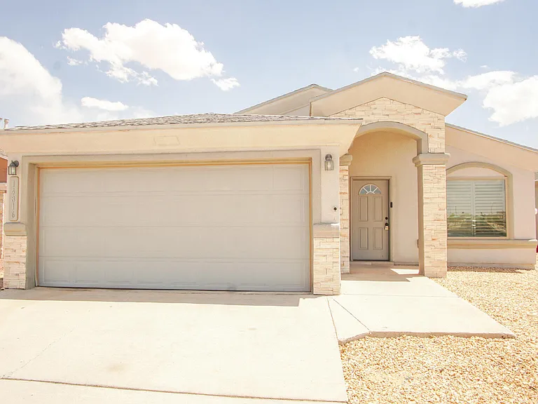 14816 Tierra Haven Ave — Photo 1