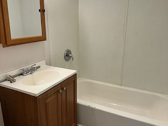 4th image of 905 Lapham Dr Unit B