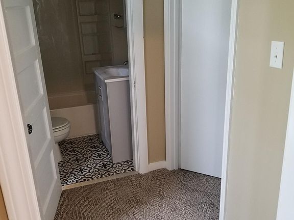 4th image of 306 Main St #C
