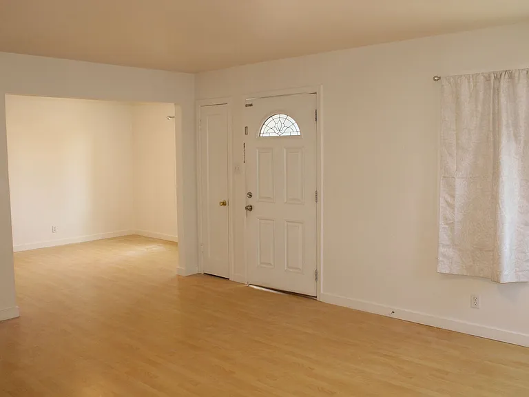 17 Lorraine Ave — Photo 5