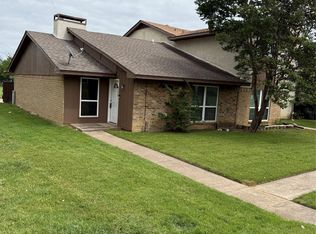 1402 S Carrier Pkwy APT 110, Grand Prairie, TX 75051