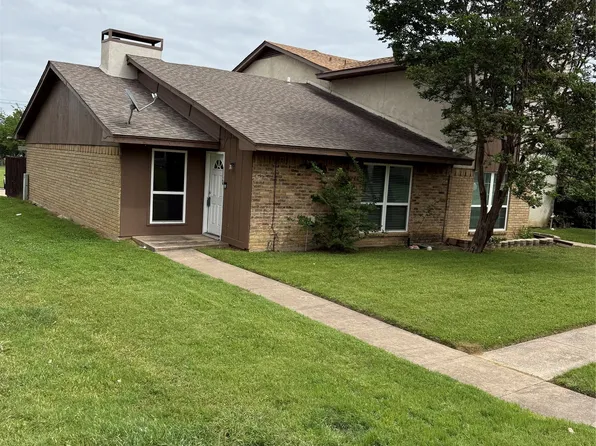 1402 S Carrier Pkwy APT 110, Grand Prairie, TX 75051