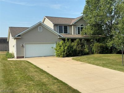1196 Marigold St NW, Hartville, OH, 44632