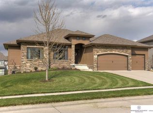 7720 Overview St, Papillion, NE 68046
