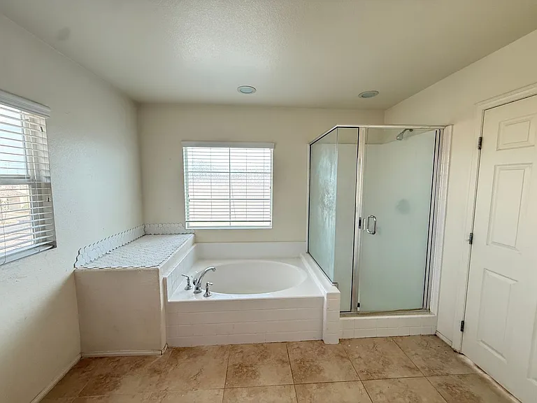 4957 Harold St — Photo 12