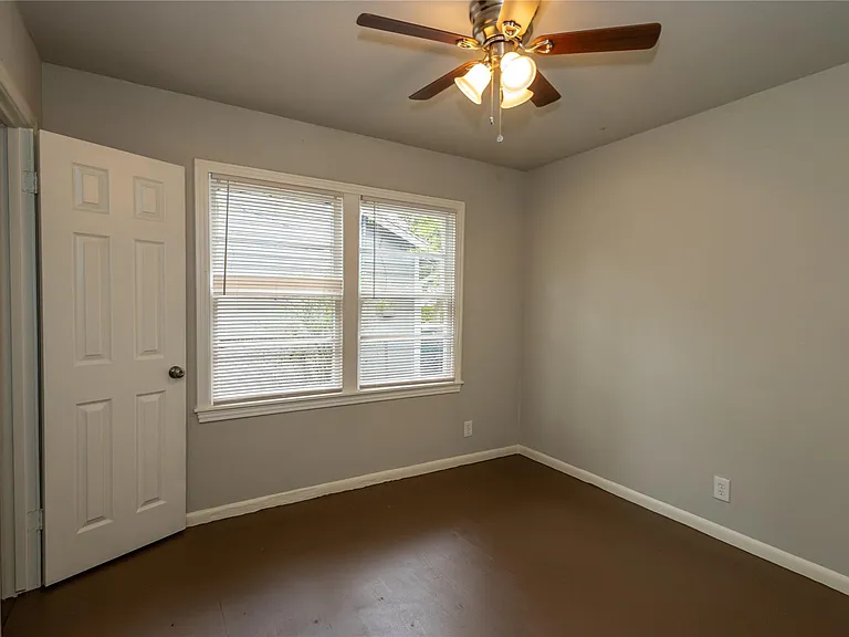 4710 El Paso St — Photo 4