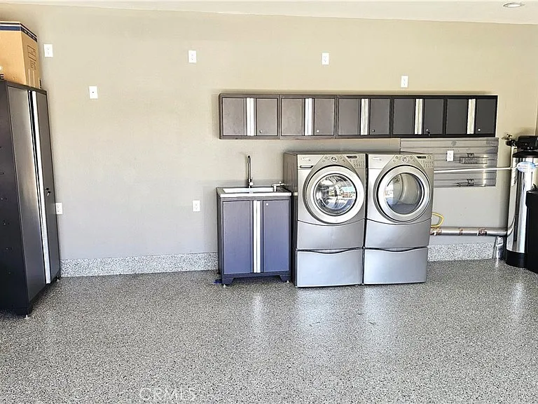 1124 W Woodcrest Ave — Photo 35