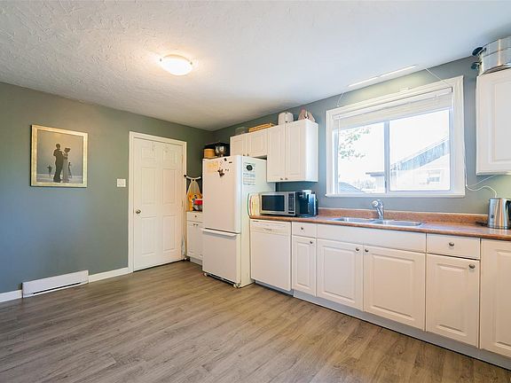 4th image of 2237 Northfield Rd