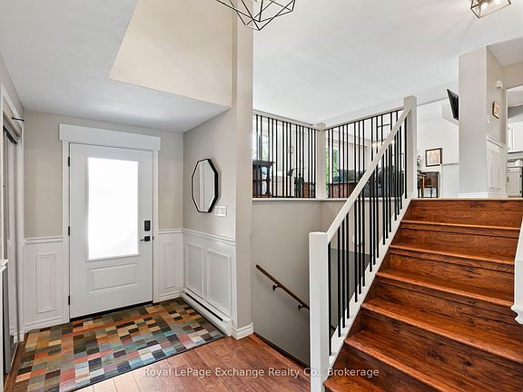 3rd image of 71 Upper Lorne Beach Rd