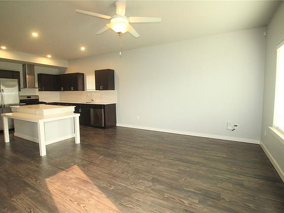 3rd image of 17608 Hampton Park Dr