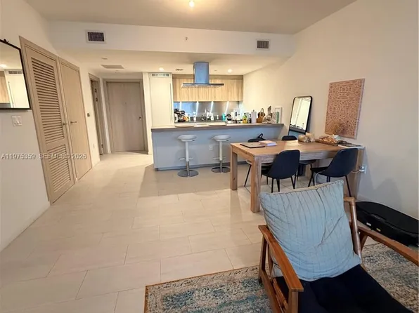 1000 Brickell Plz, Miami, FL