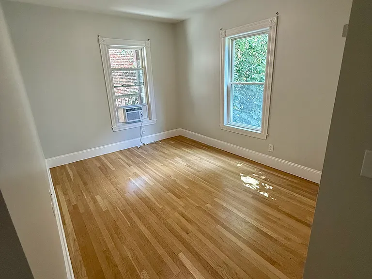 48 Lambert Ave — Photo 11