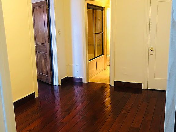 2nd image of 837 N Poinsettia Pl