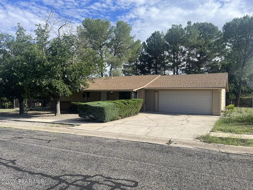 1219 E Five Star Blvd