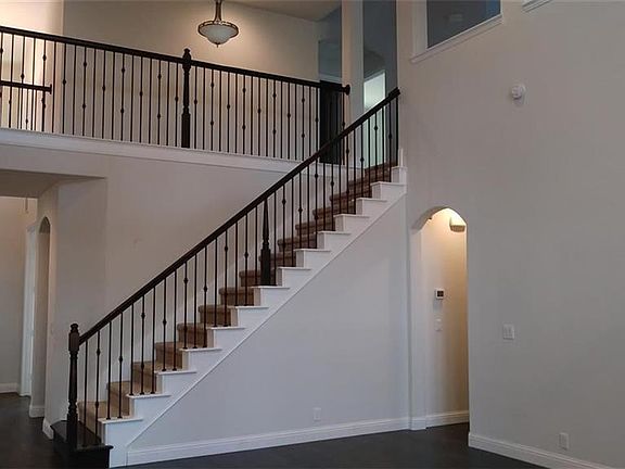 5th image of 3613 Sequoia Ln