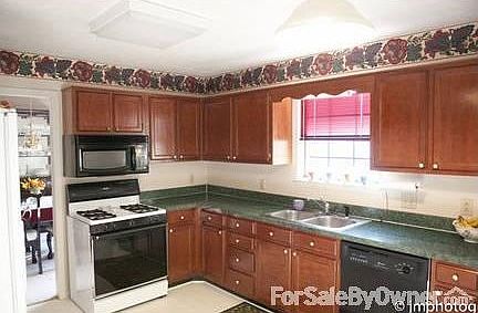 Kitchen
						:
						Lots of space