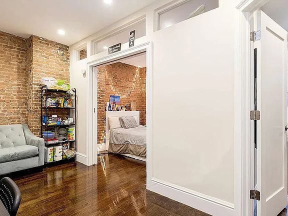 5th image of 122 W 20th St APT 4R