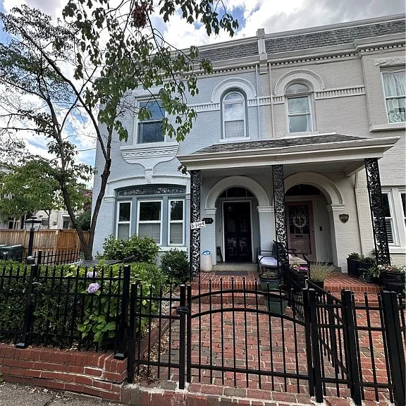 404 N Shields Ave — Photo 1