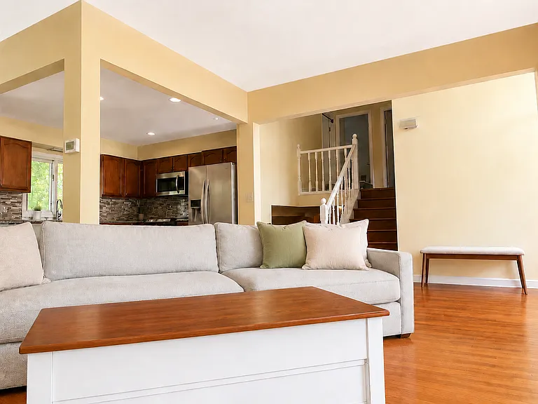 3920 E Meadow Ln — Photo 12