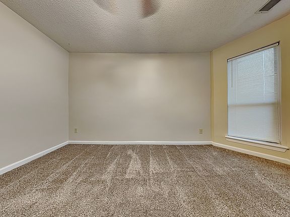 4th image of 5512 Saint James St