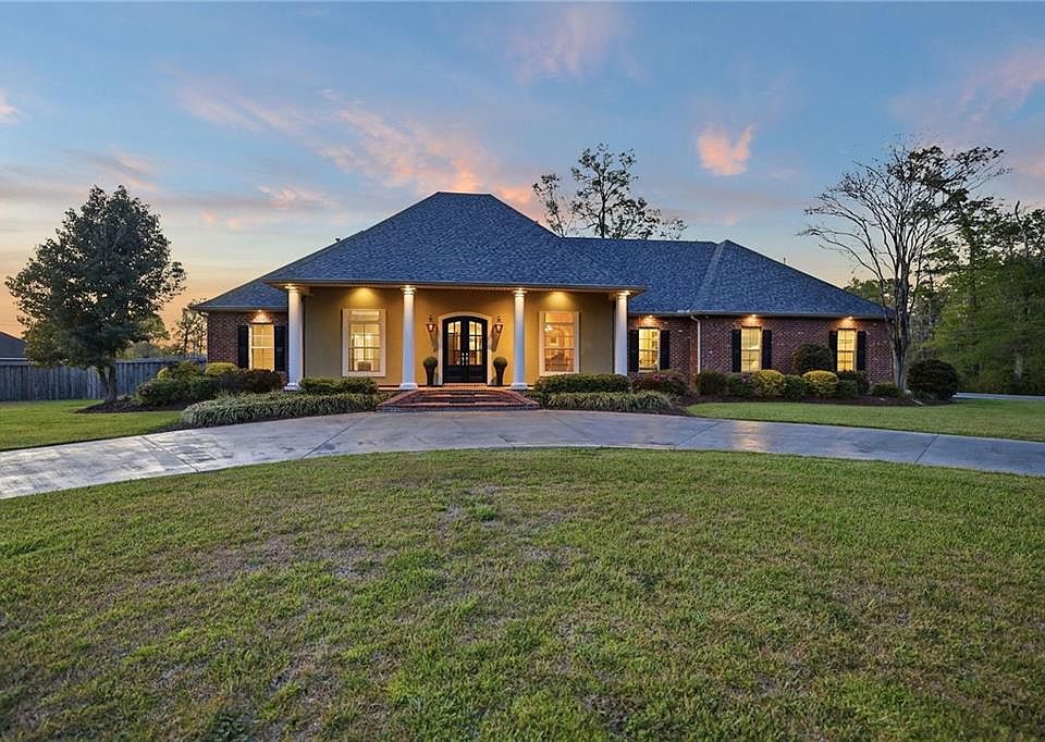 1st image of 42417 Jasmine Ln