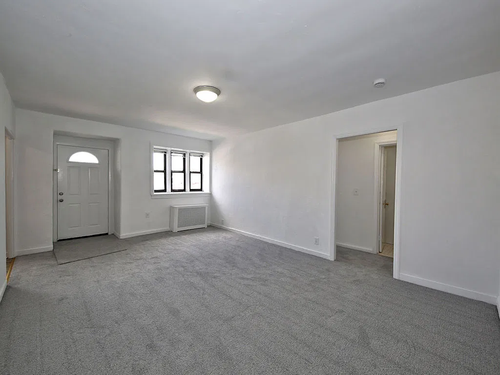 Apartment for Rent — Photo 1