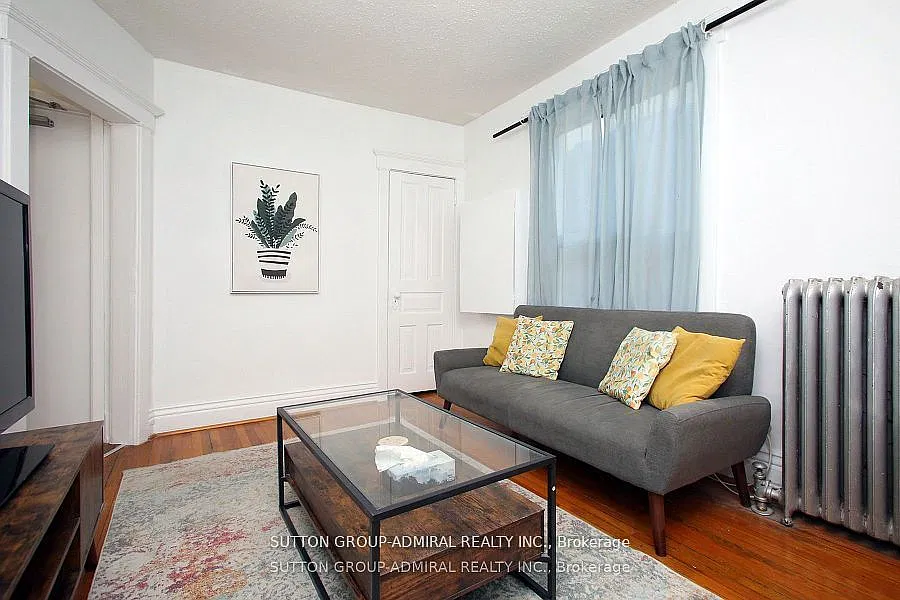 3 bed, $2,300 — Photo 3