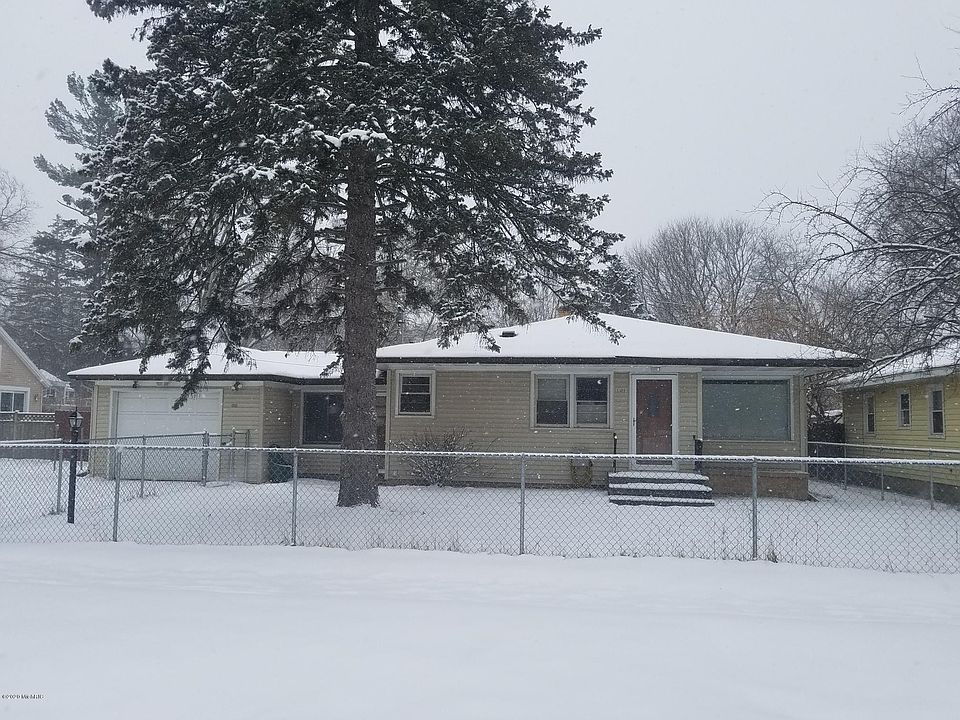 1st image of 1305 Ball Ave NE