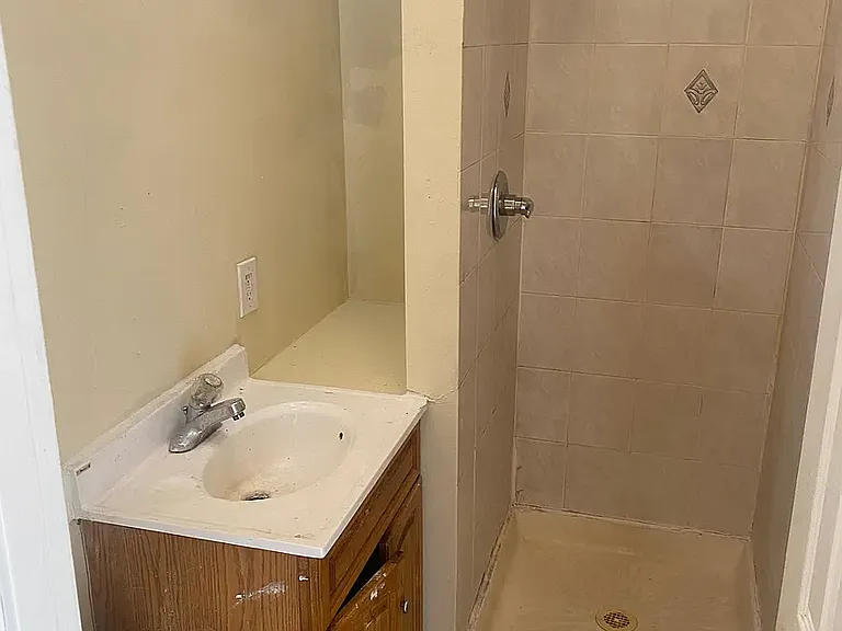 301 3rd St #6D — Photo 3