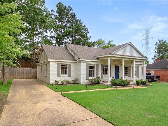 3rd image of 2284 Eastover Dr