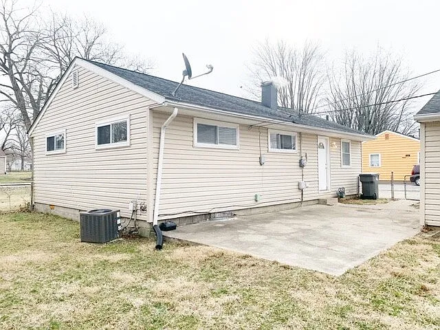 3420 N Elizabeth St — Photo 3