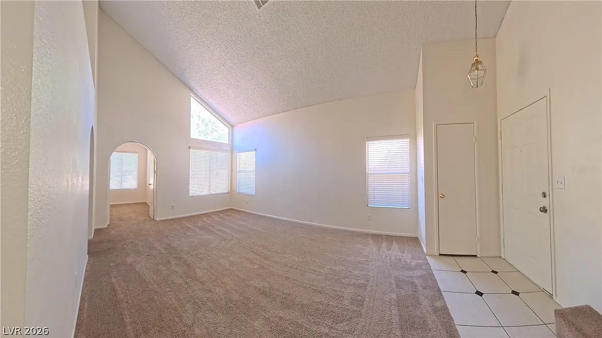 4 bed, 3.0 bath, 2132 sqft, $2,050 — Photo 3