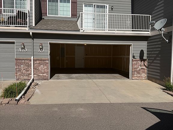 5th image of 320 Strasburg Dr Unit A9