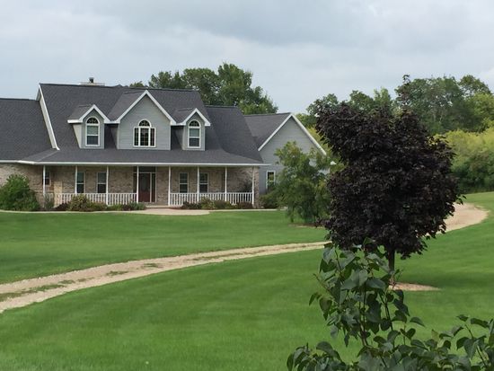 W4455 Moore Rd Hilbert Wi 54129 With Images Corner Bathtub House Hilbert