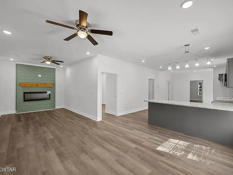 122 Hatton St — Photo 9