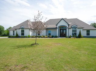 15519 E 82nd St, Owasso, OK 74055