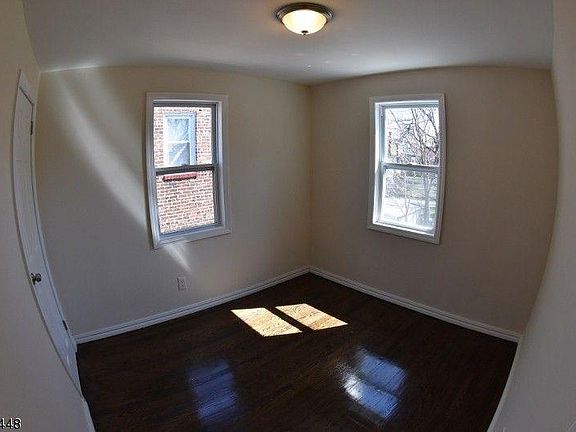 5th image of 24 Dupont Pl #24