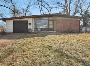 325 Holiday Hill Dr, Florissant, MO