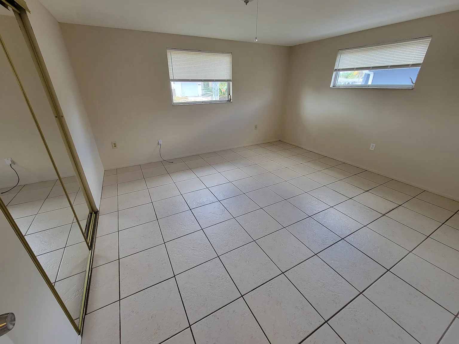 3 bed, 1.5 bath, 1128 sqft, $1,530 — Photo 4
