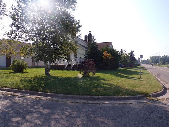 3rd image of 429 Emmett St