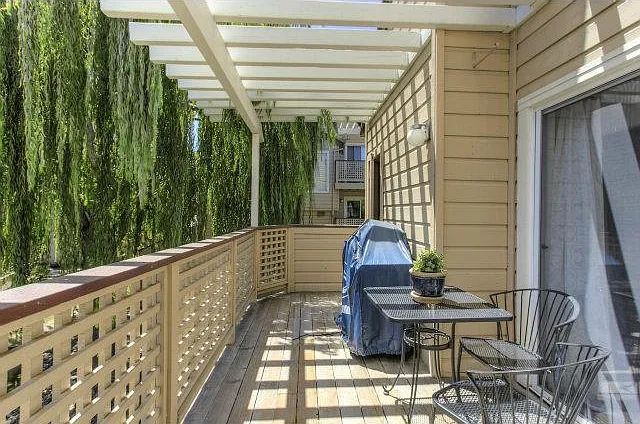 453 Cork Harbour Cir — Photo 12