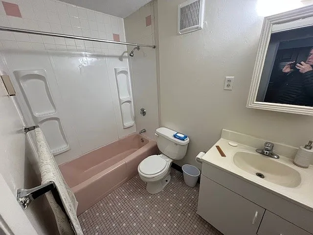 949 Main St #10 — Photo 5